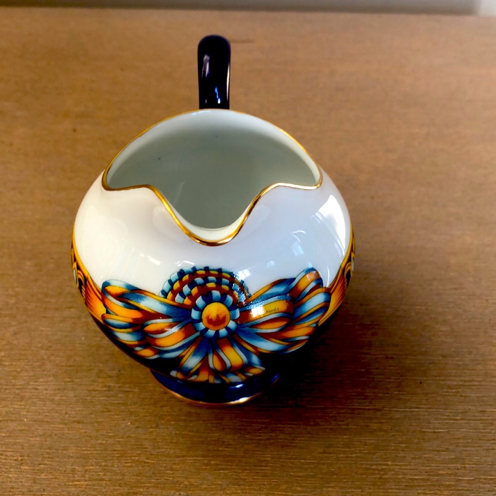 HermèsPorcelain creamer in Cocardia de Soie